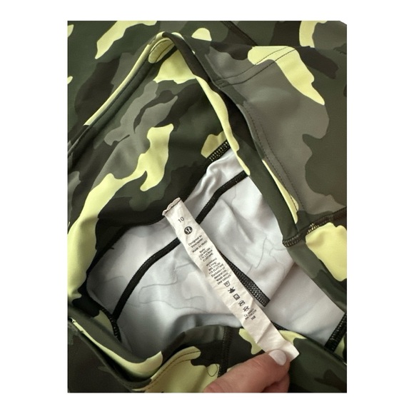 Lululemon athletica Camo Leggings Size 10 - Picture 3 of 5